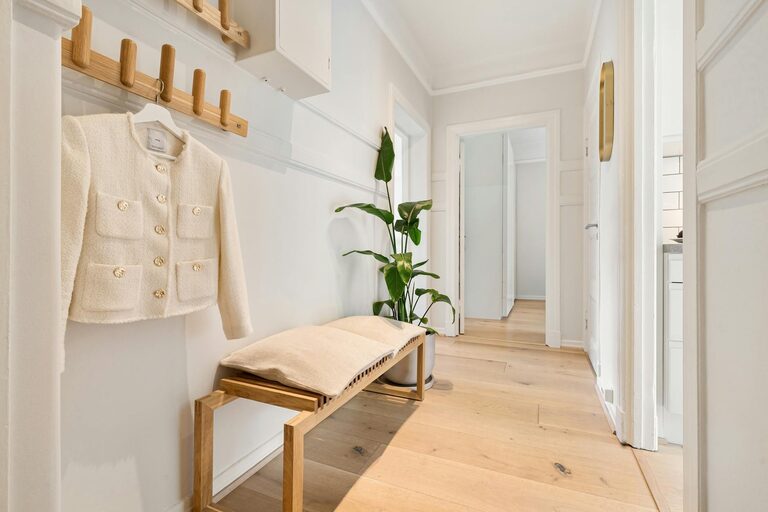 How to Keep Your Entryway Clean and Simple for a Welcoming Home
